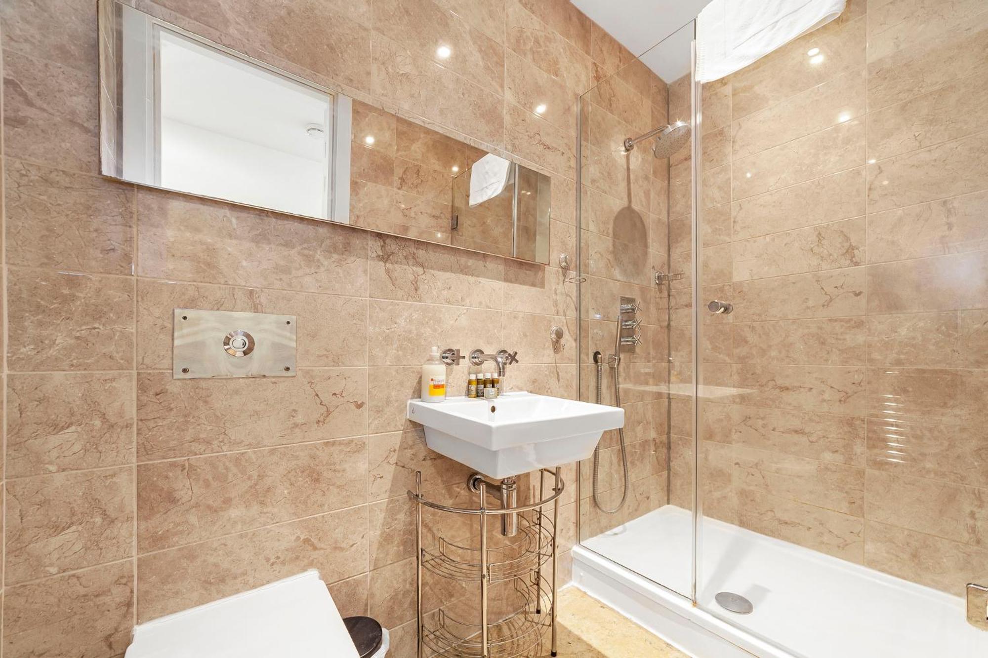 Deluxe Holborn Two Bedroom Apartment London Exterior foto